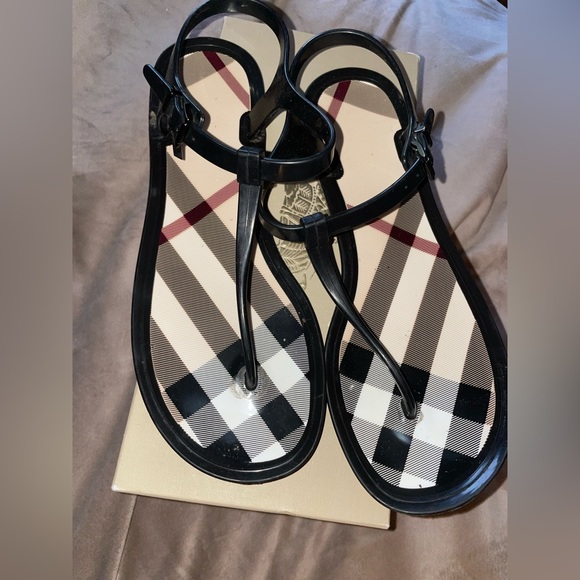 Burberry women’s sandals size 9 - Picture 1 of 3